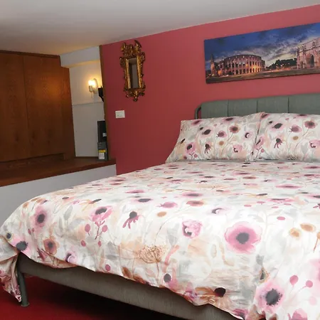 شقة A Casa Di Lu, Al Colosseo - *